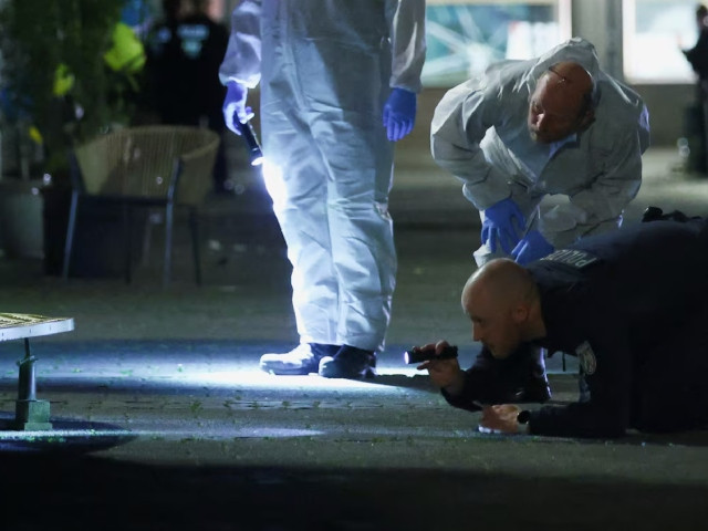 德国警方追捕节日持刀行凶者 德国警方追捕节日持刀行凶者