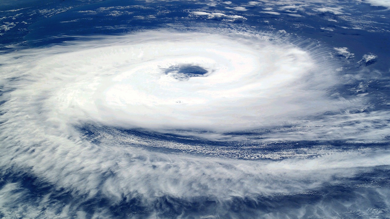 缓慢移动的热带风暴黛比给美国东南部带来暴雨和洪水威胁 缓慢移动的热带风暴黛比给美国东南部带来暴雨和洪水威胁
