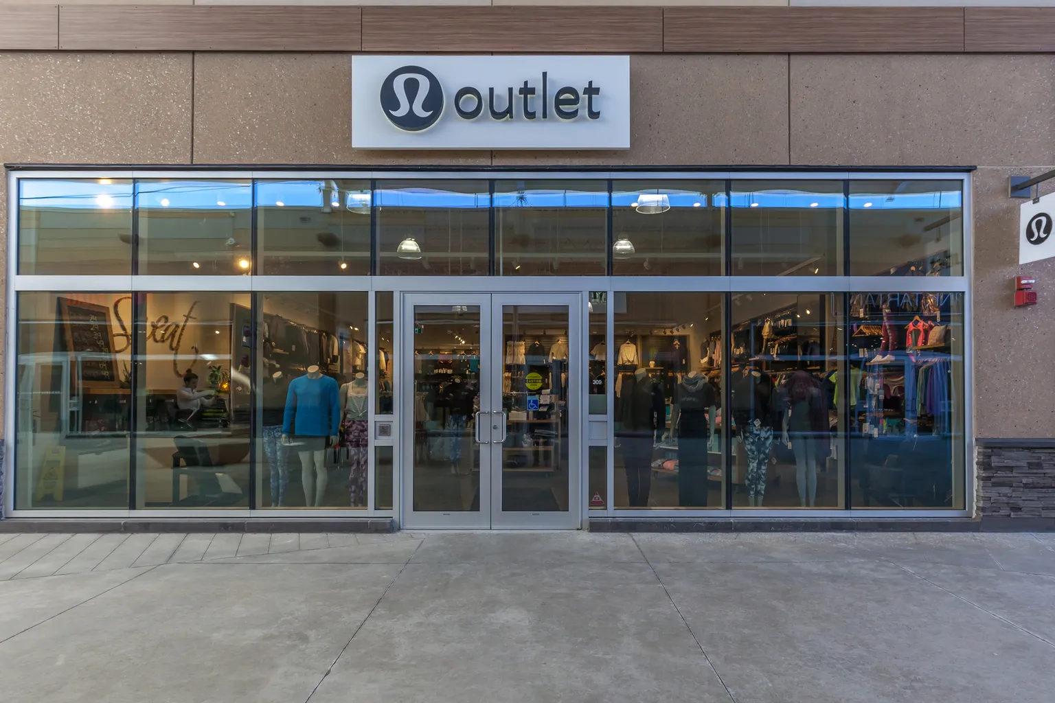 Lululemon Athletica股票概述:折扣优质品牌交易 Lululemon Athletica股票概述:折扣优质品牌交易