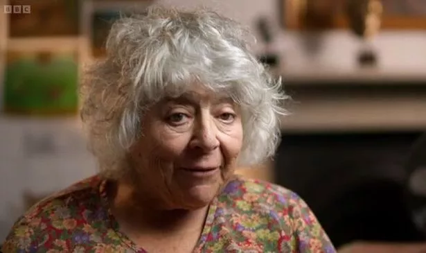Miriam Margolyes在BBC新节目的开场发布了悲伤的健康更新 Miriam Margolyes在BBC新节目的开场发布了悲伤的健康更新