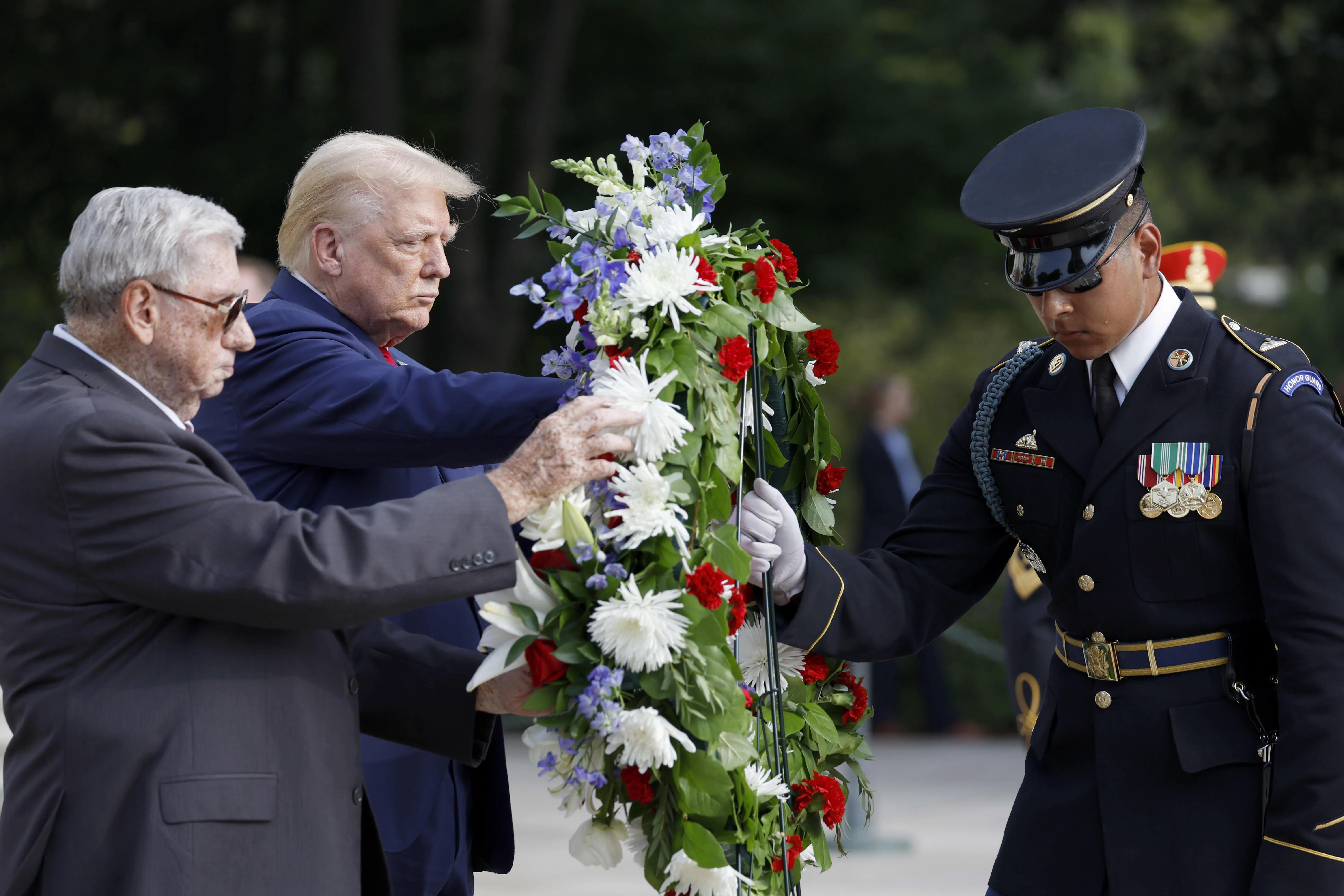 袭击和殴打指控影响美国总统选举 袭击和殴打指控影响美国总统选举