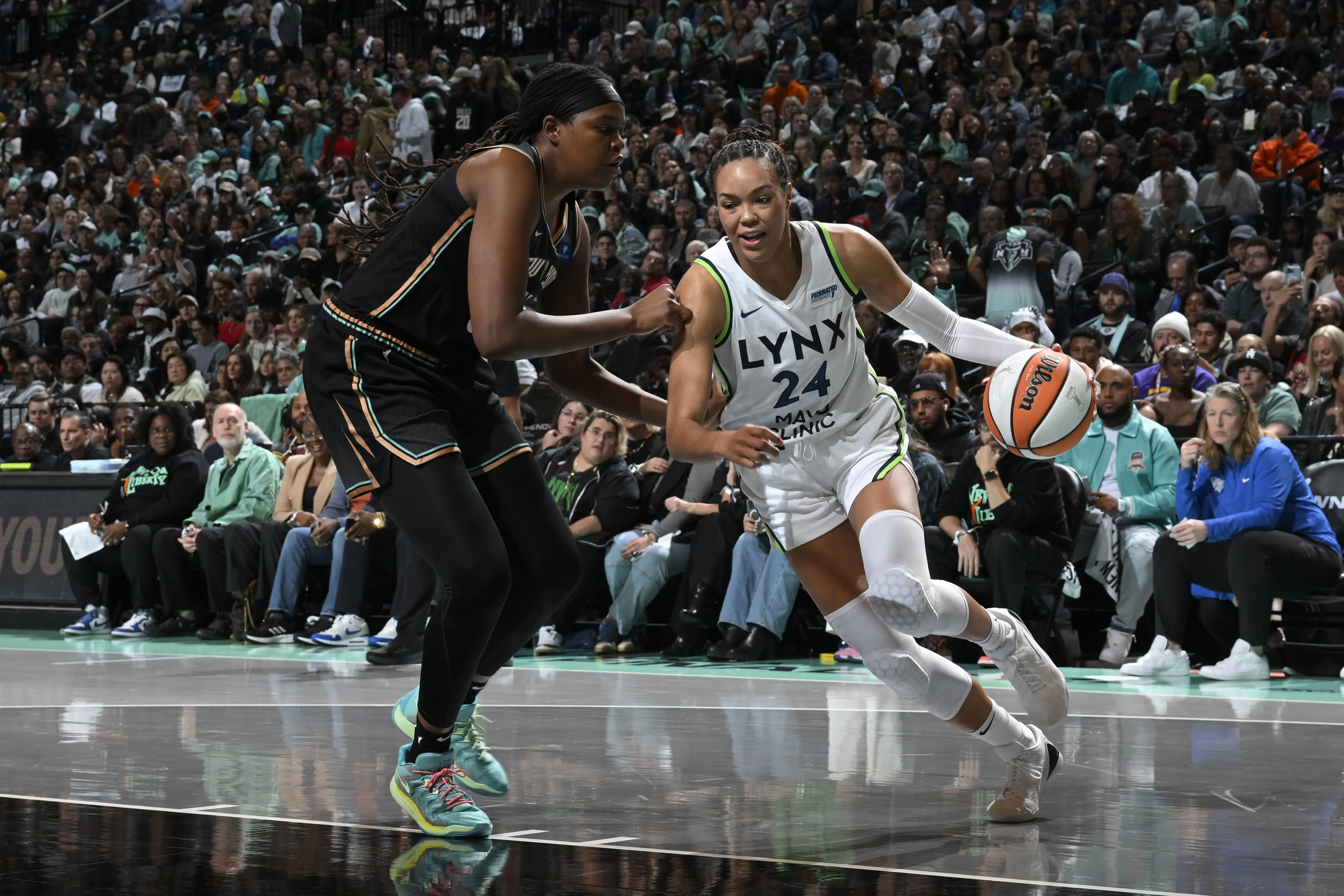 WNBA篮球:总决赛和常规赛的激动人心的变化 WNBA篮球:总决赛和常规赛的激动人心的变化
