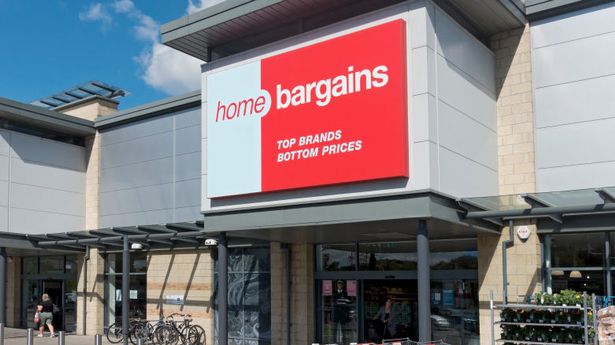 购物者说“你绝对猜不到”15英镑的姜饼“城堡”来自Home Bargains 购物者说“你绝对猜不到”15英镑的姜饼“城堡”来自Home Bargains