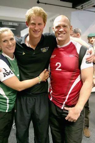 麦克·廷德尔(Mike Tindall)对哈里王子的闹剧“毫不在意”,因为喷子们介入了 麦克·廷德尔(Mike Tindall)对哈里王子的闹剧“毫不在意”,因为喷子们介入了