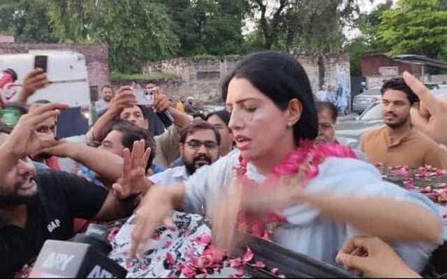 PTI’s Aliya Hamza released from Gujranwala Jail following LHC order PTI’s Aliya Hamza released from Gujranwala Jail following LHC order