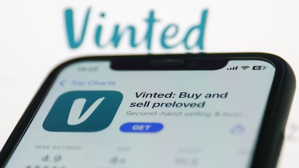 “我在Vinted上卖二手衣服,赚了1500英镑——你也可以这么做。” “我在Vinted上卖二手衣服,赚了1500英镑——你也可以这么做。”