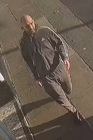 利物浦群殴:警方分享了大规模斗殴爆发后封锁街道的闭路电视 利物浦群殴:警方分享了大规模斗殴爆发后封锁街道的闭路电视