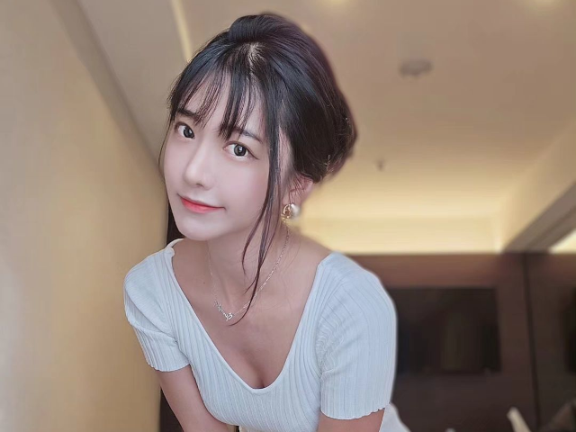 Twitch主播Jinnytty在现场直播时发生车祸 Twitch主播Jinnytty在现场直播时发生车祸