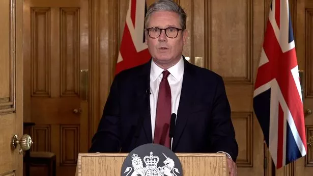 英国骚乱:Keir Starmer宣布紧急眼镜蛇会议,以应对全国各地的暴力事件 英国骚乱:Keir Starmer宣布紧急眼镜蛇会议,以应对全国各地的暴力事件