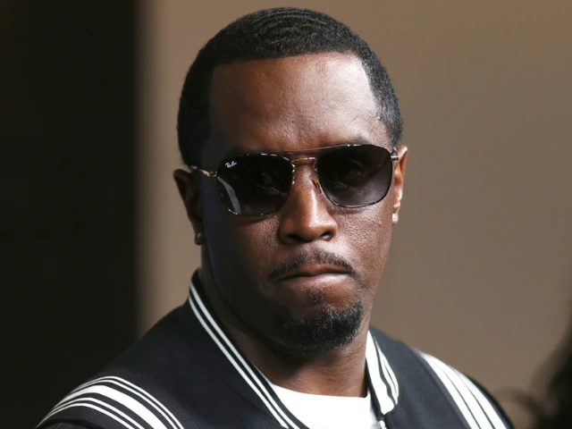 抖音阴谋在网上疯传,声称联邦调查局在Sean "Diddy"发现了毒品,而不是婴儿油;库姆斯家 抖音阴谋在网上疯传,声称联邦调查局在Sean "Diddy"发现了毒品,而不是婴儿油;库姆斯家