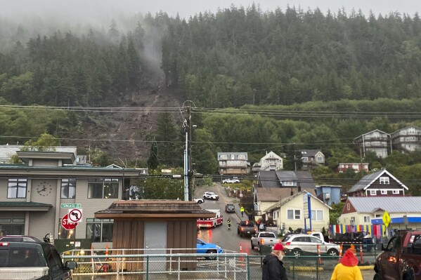 当局称,阿拉斯加发生山体滑坡,造成1人死亡,3人受伤 当局称,阿拉斯加发生山体滑坡,造成1人死亡,3人受伤