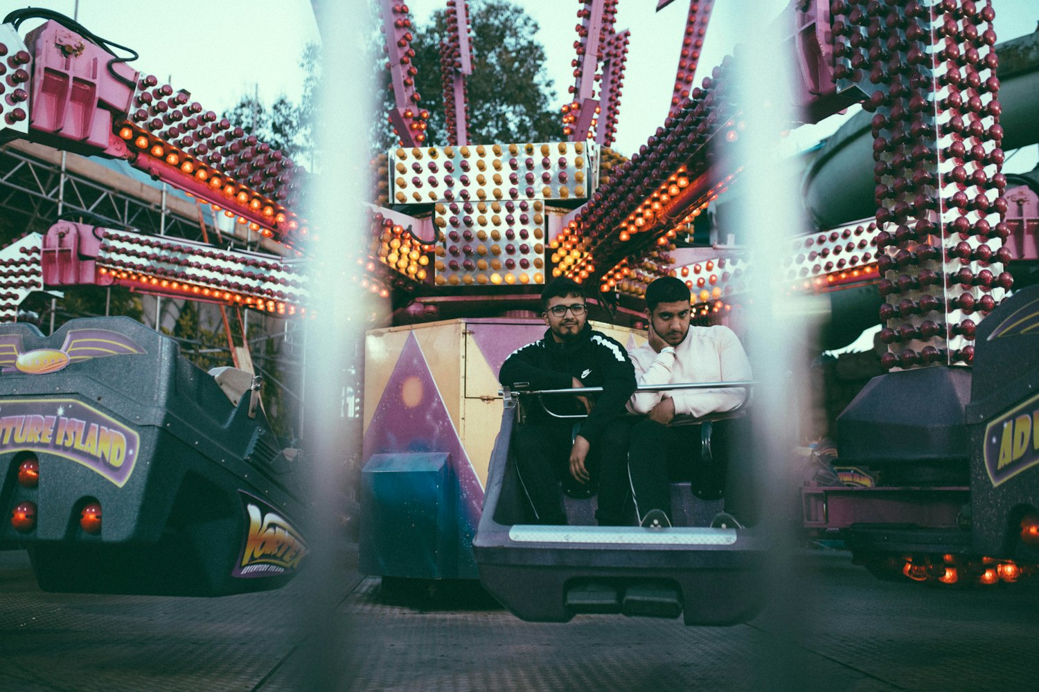 神探苍游戏学院，解锁神秘案件的冒险之旅